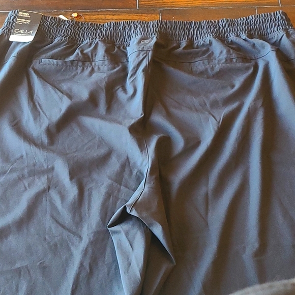 CALIA by Carrie Underwood Journey Collection black mid rise crop NWT size 3X - Picture 6 of 15